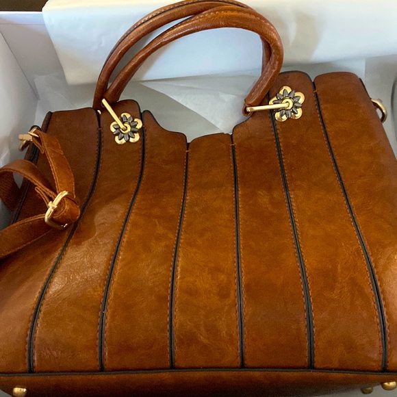 Gold with cognac leather - Picture 1 of 3